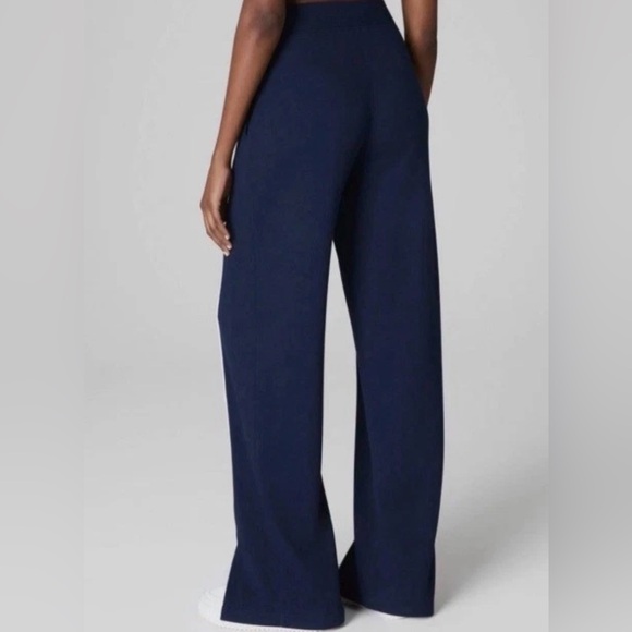 New SPANX Airpique Timeless Navy Straight Track Pants Women's Size M NWT - Picture 2 of 2